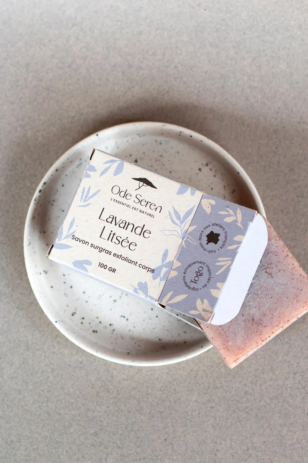 Packagings des savons, baumes et bougies pour la marque de cosmétiques naturels Ode Seren.