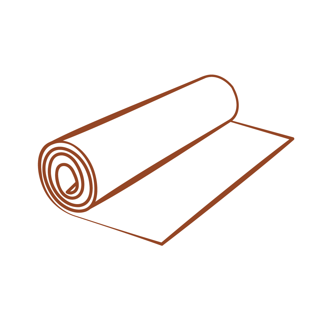 Tapis de yoga terracotta partiellement déroulé.