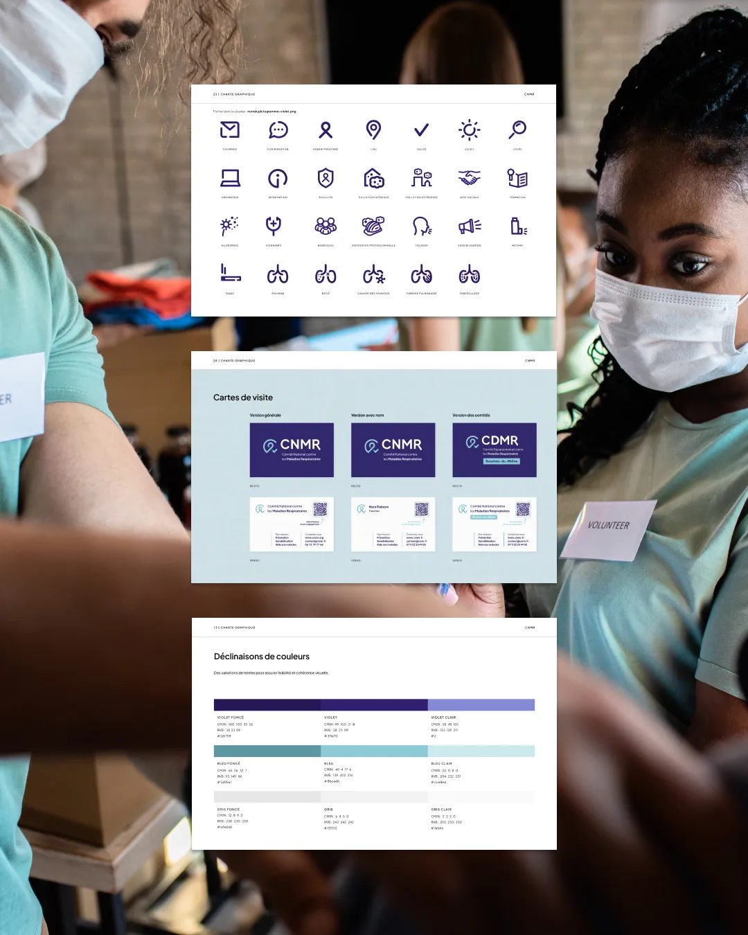 Trois diapositives montrant des icônes de santé respiratoire, des cartes de visite du CNMR et des déclinaisons de couleurs violettes, bleues et grises, sur un fond d'une scène avec deux personnes portant des masques.