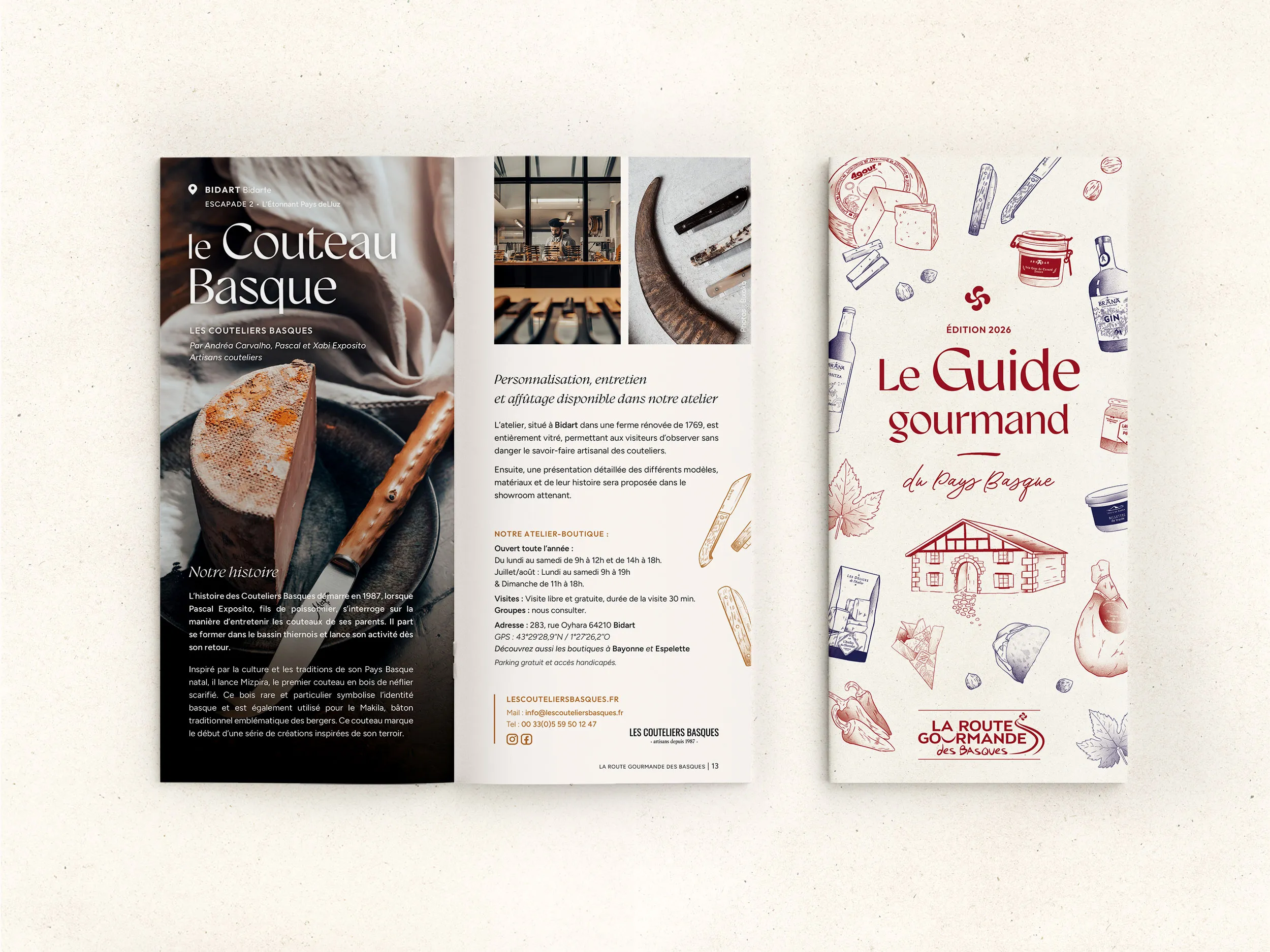 Brochure du Guide gourmand du Pays Basque avec une page dédiée au Couteau Basque, incluant une photo d'un couteau artisanal et une tranche de fromage, et des informations sur l'atelier à Bidart.