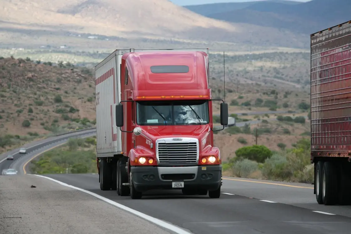 How Louis Berk Law Handles 18-Wheeler and Semi-Truck Accident Cases