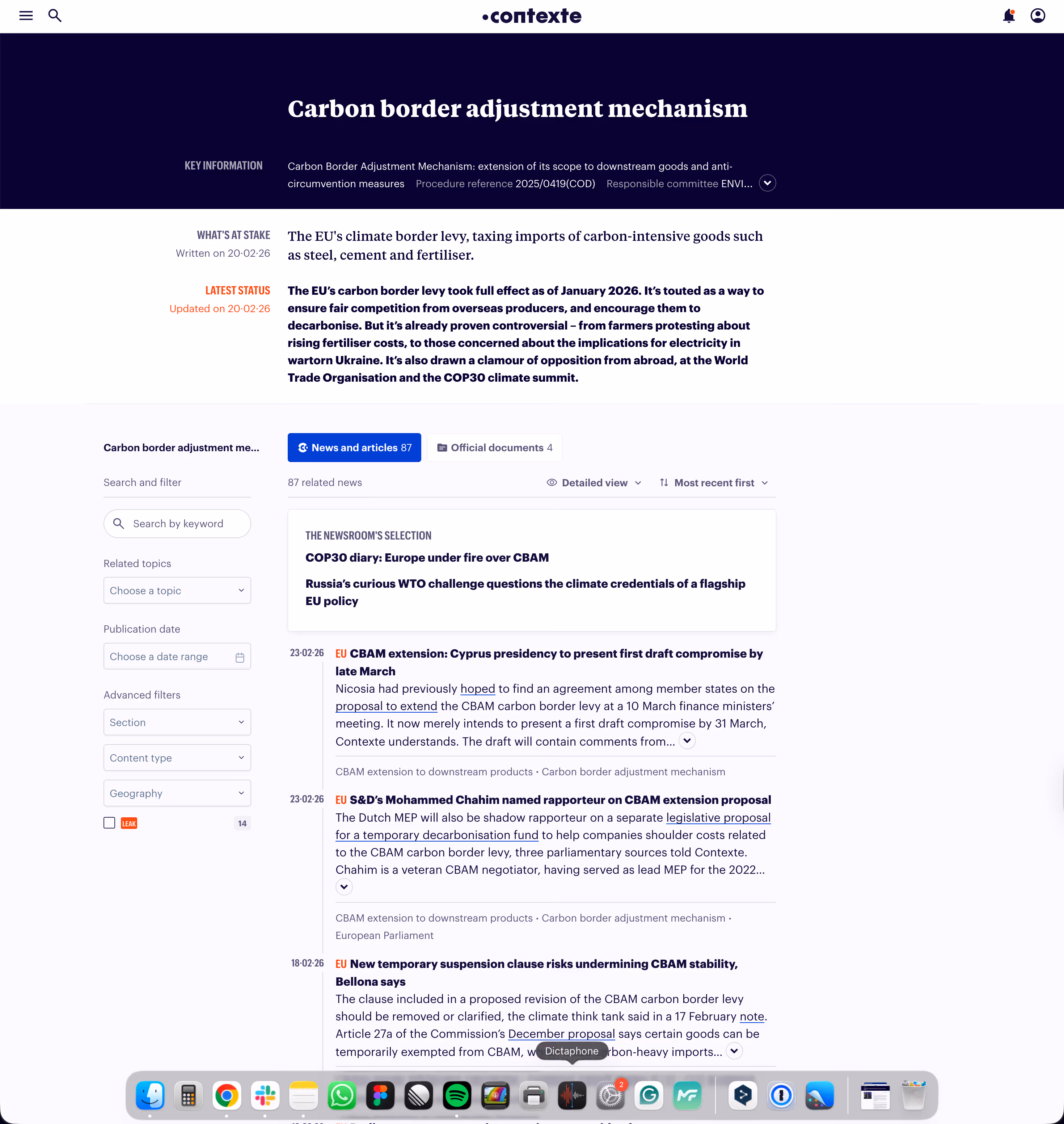 Page web présentant le mécanisme d'ajustement aux frontières carbone de l'UE, avec actualités, articles et documents officiels sur les taxes aux importations de biens à forte intensité carbone.