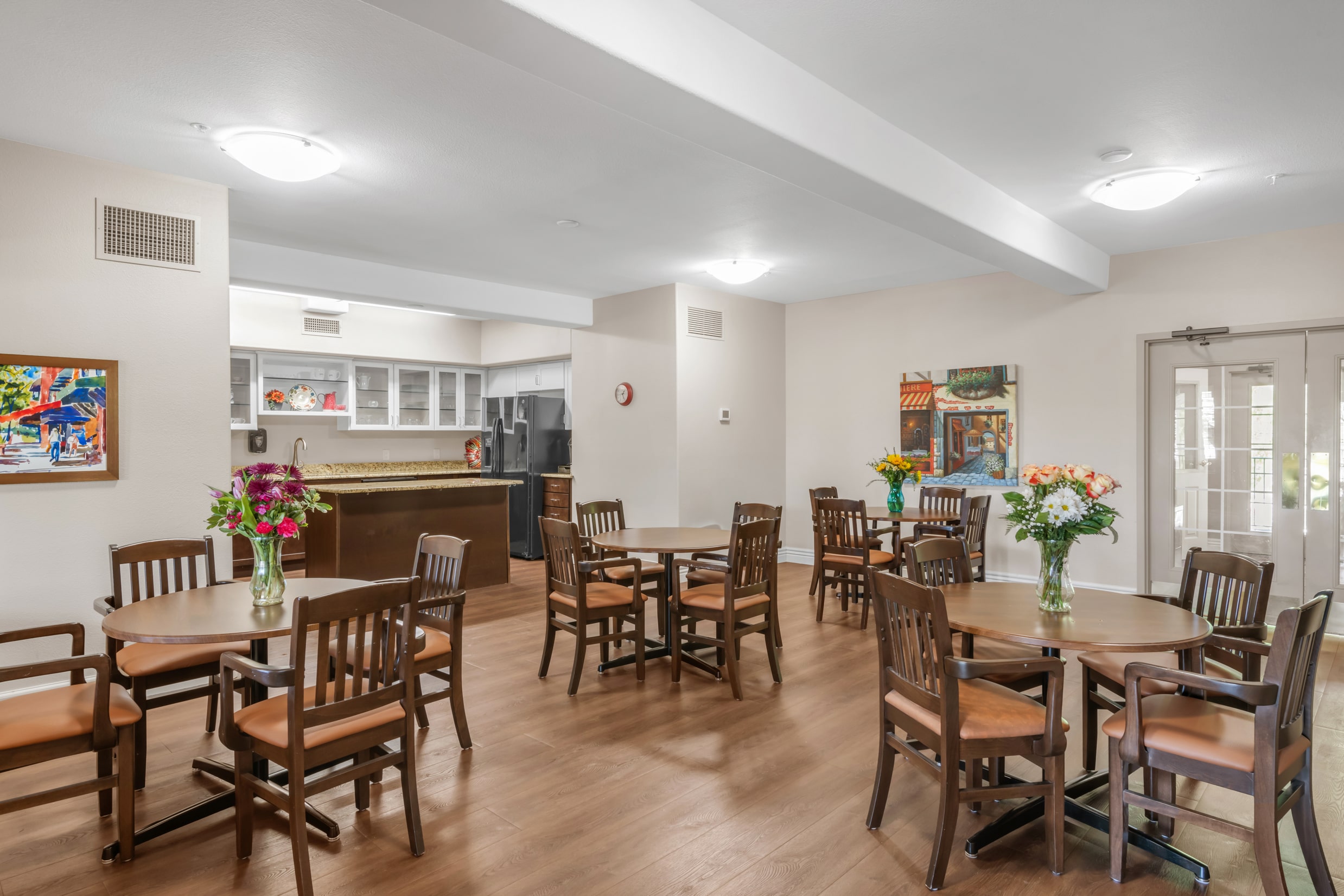 Shared dining room at Bethesda Gardens Assisted Living & Memory Care.