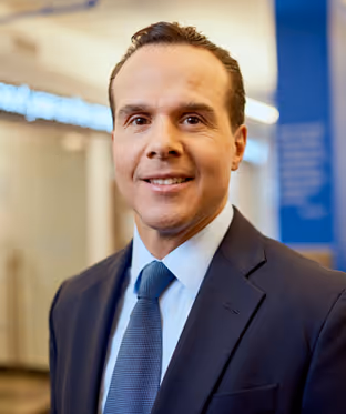 An image of O'Neil Securities Sales Trader Stephen Puleo.