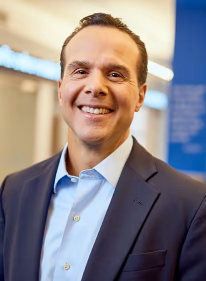 The biography image of Stephen Puleo.