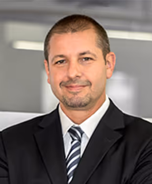 An image of O'Neil Securities Sales Trader Peter Mihopoulos.