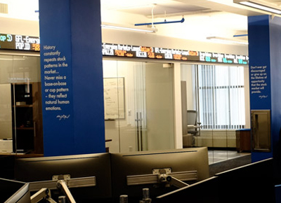 An image of the William O'Neil Securities Boston's office main room.