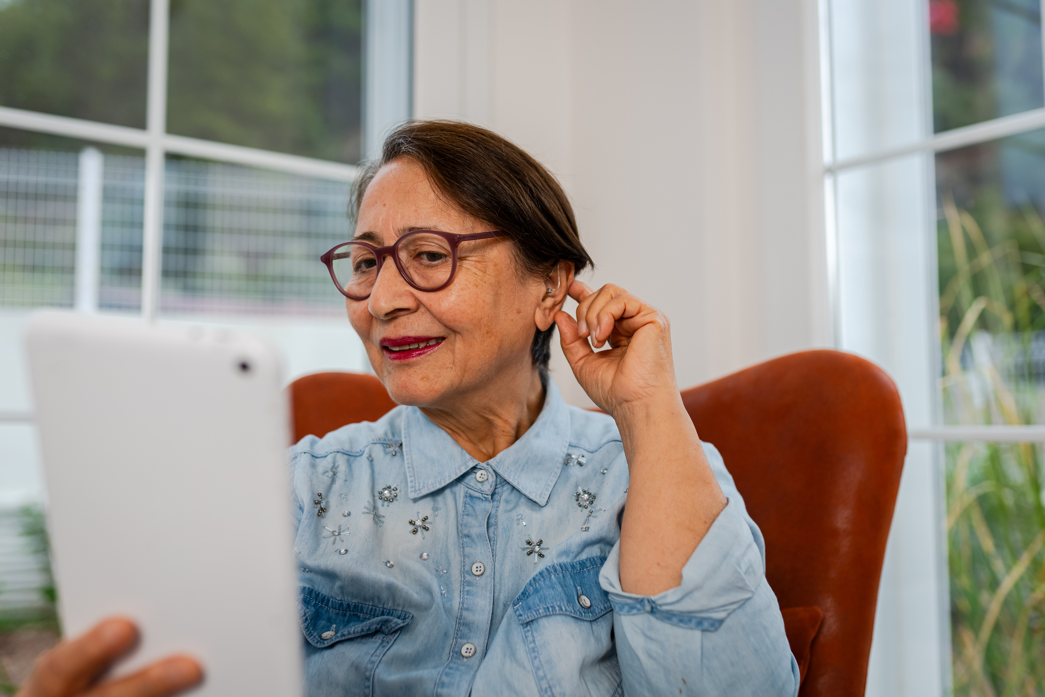 Tips for Living With Tinnitus as an Older Adult