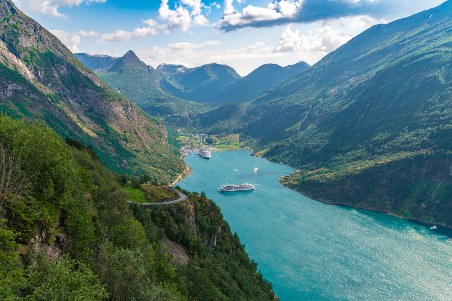 Bilde fra Geirangerfjorden i Norge.