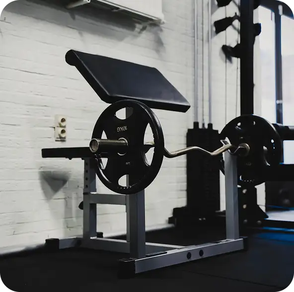 een fitnesstoestel in de fitness van personal coach Jonas Jolie.