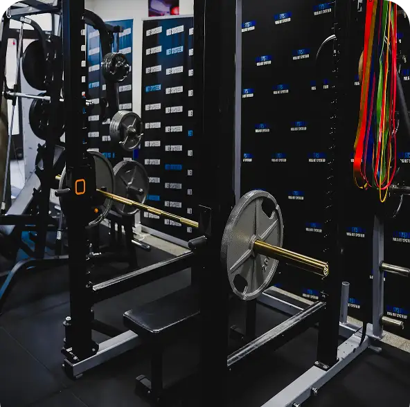 een fitnesstoestel in de fitness van personal coach Jonas Jolie.