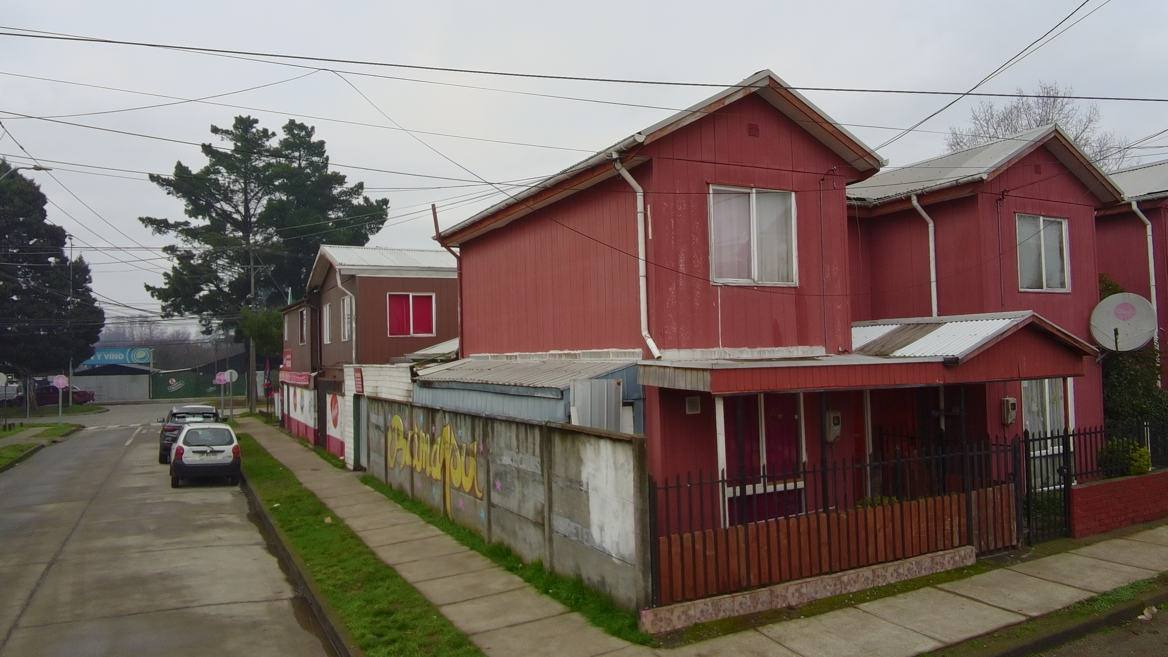 Casa Esquina de 2 Pisos en Condominio - Salida Sur