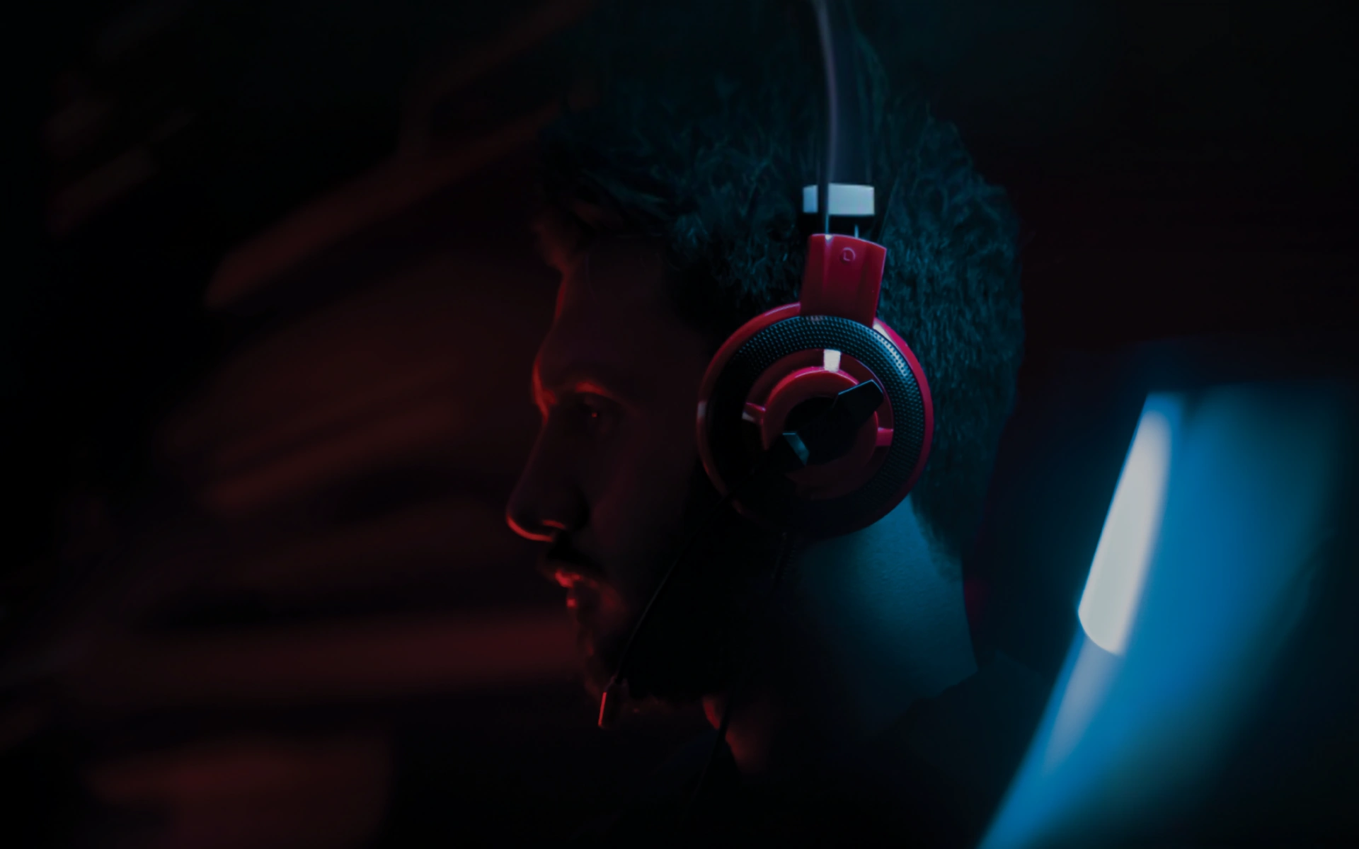 Spotify - Mann mit Kopfhörern