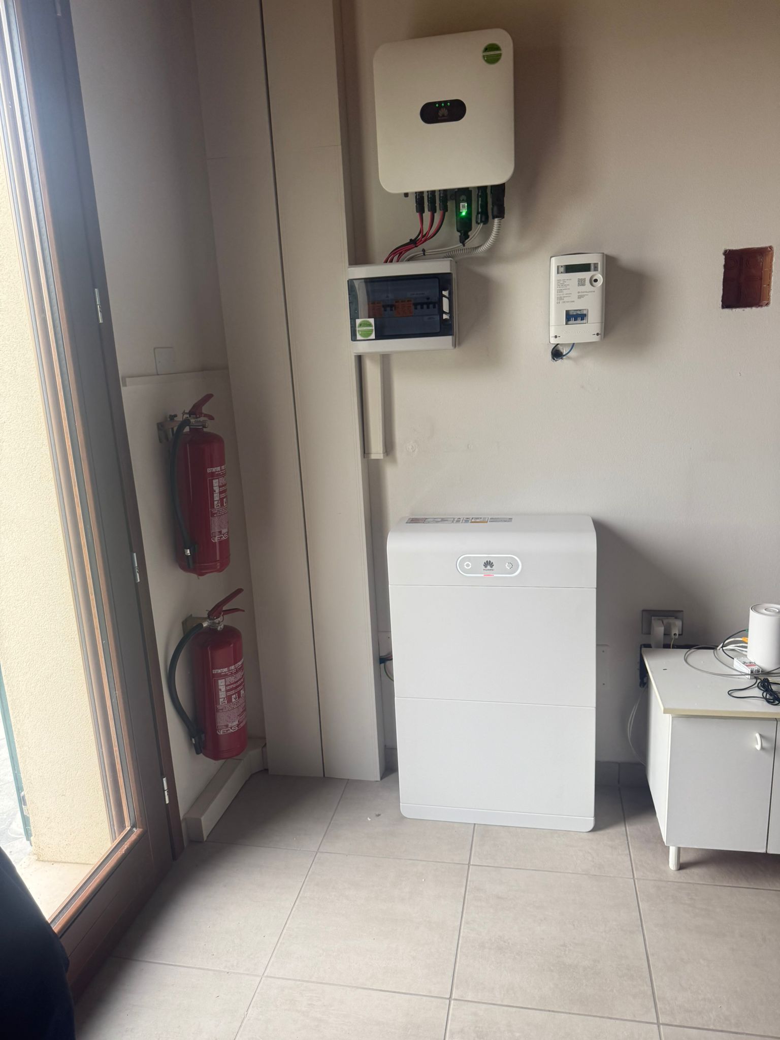 colonnina elettrica di ricarica automoboli elettriche per case e uffici