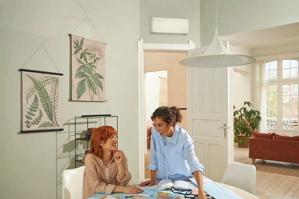 Daikin Stylish Cool -ilmalämpöpumppu vaaleassa sisustuksessa