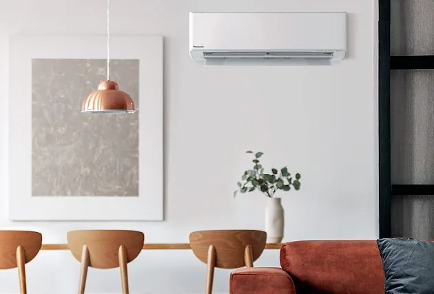 Panasonic NZ Etherea -ilmalämpöpumppu kodin seinällä