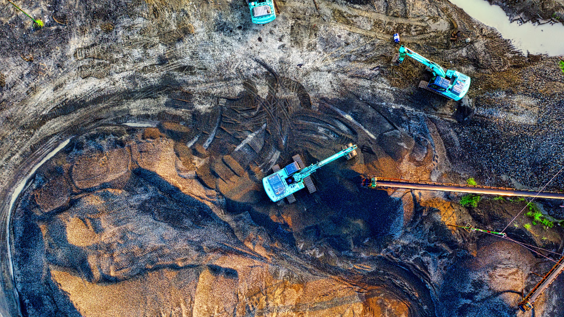 Overview of a mine.