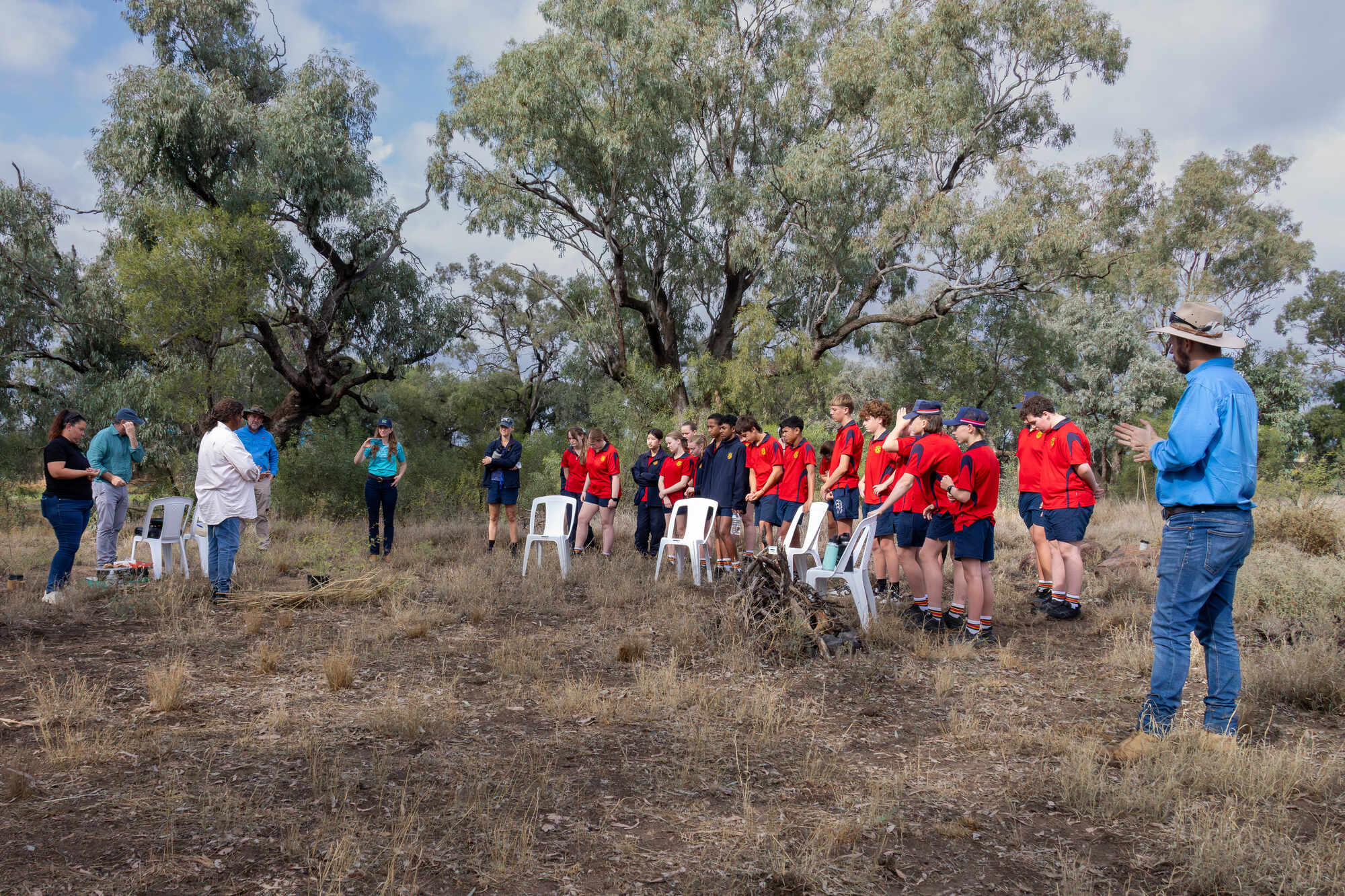An introduction to Country led by Kerrie and Brooke. Photo credit: Tamara Kermode (2rog). 