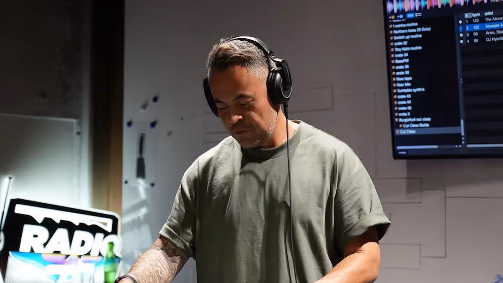 Radio BurgerFuel - Cut Class 202