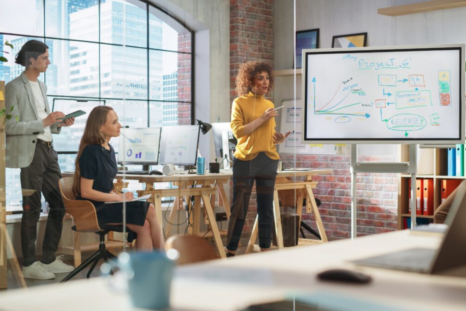 Image d'une équipe professionnelle dans des bureaux 