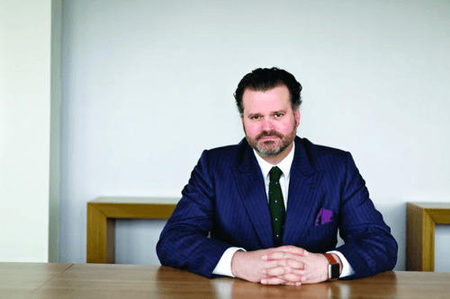 Portrait de JM Valentin, CEO de Legalcluster, & nommé influenceur du droit 2022