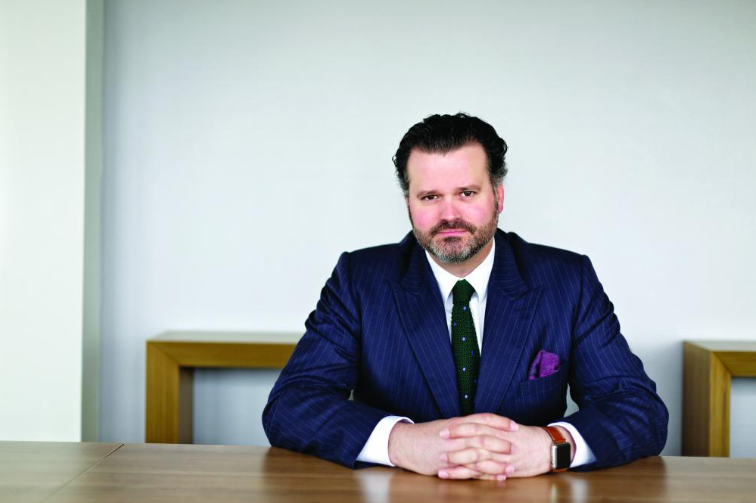Portrait de JM Valentin, CEO de Legalcluster, & nommé influenceur du droit 2022