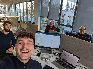 Équipe Squaad : développeurs, designers et experts IA dans les bureaux Nantais