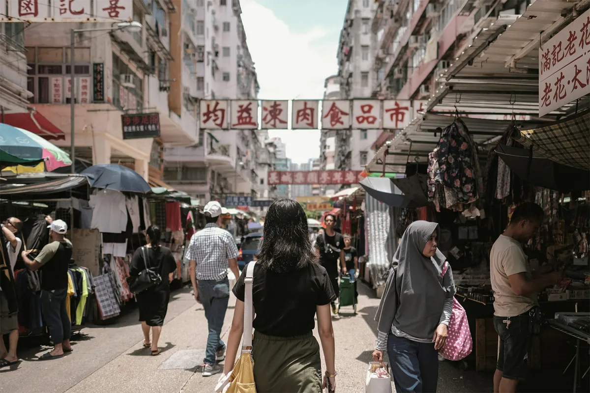 Travel Beyond Sightseeing: 10 Ways to Experience a Destination Like a Local