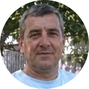ЧЧоловік п'ятидесяти років серйозний