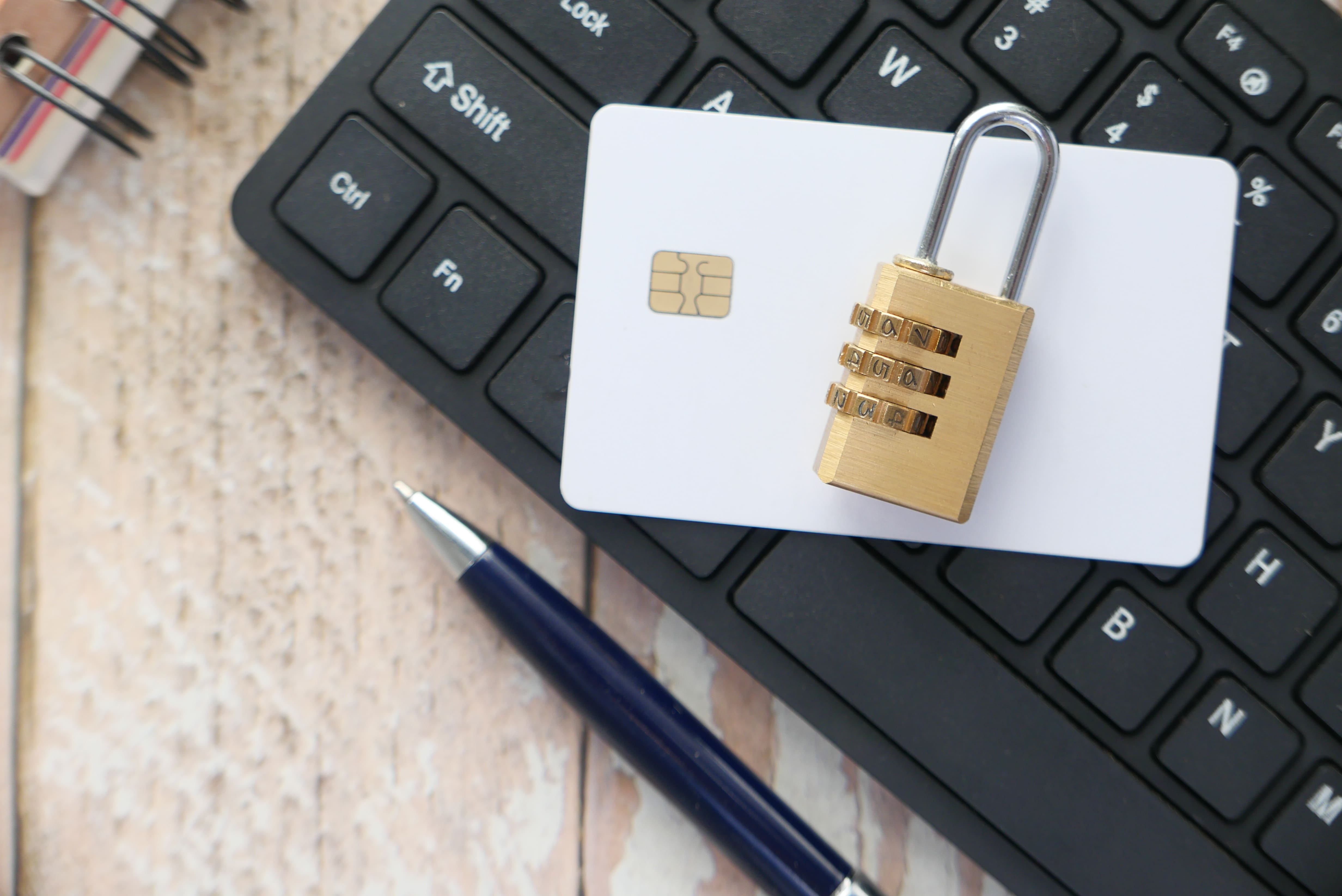 Recomendaciones para proteger tu información financiera en redes públicas sin complicaciones