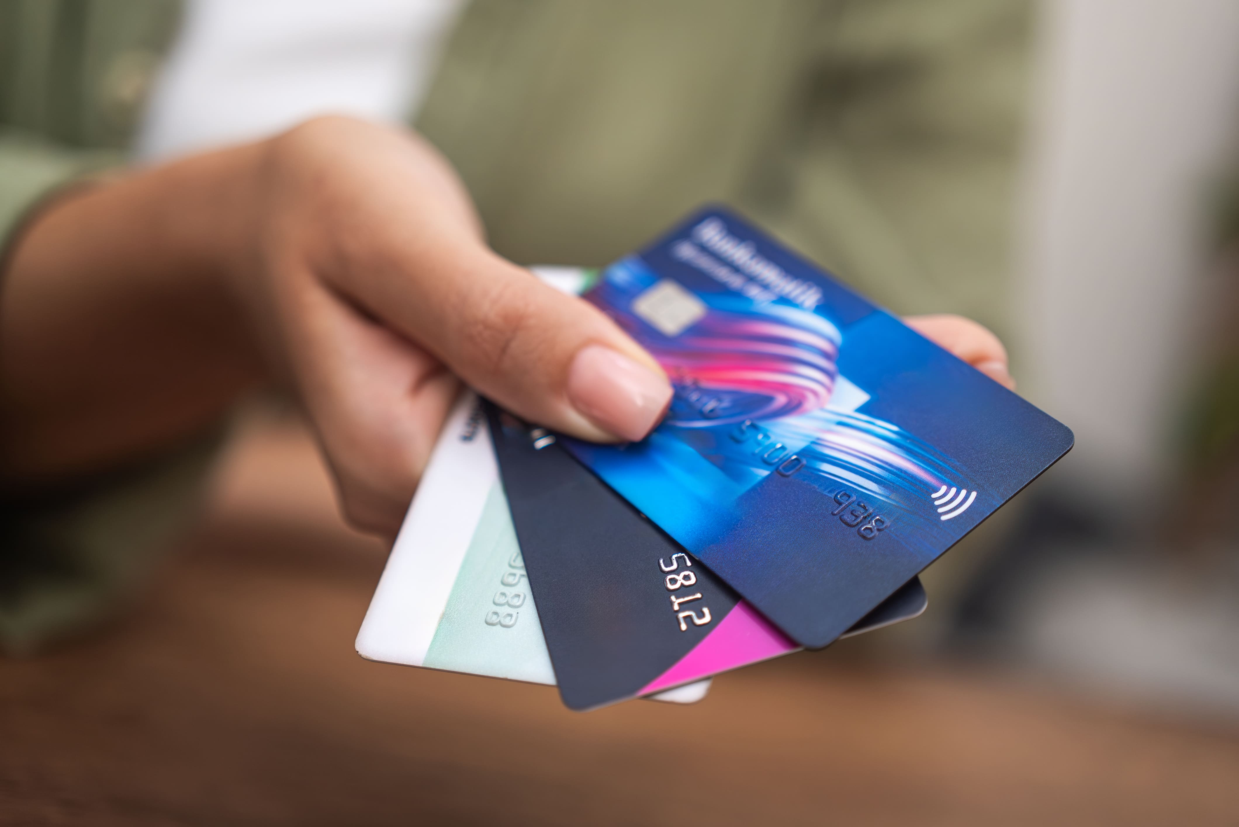 Banorte vs BBVA tarjetas de crédito ¿Cuál conviene más en 2024?