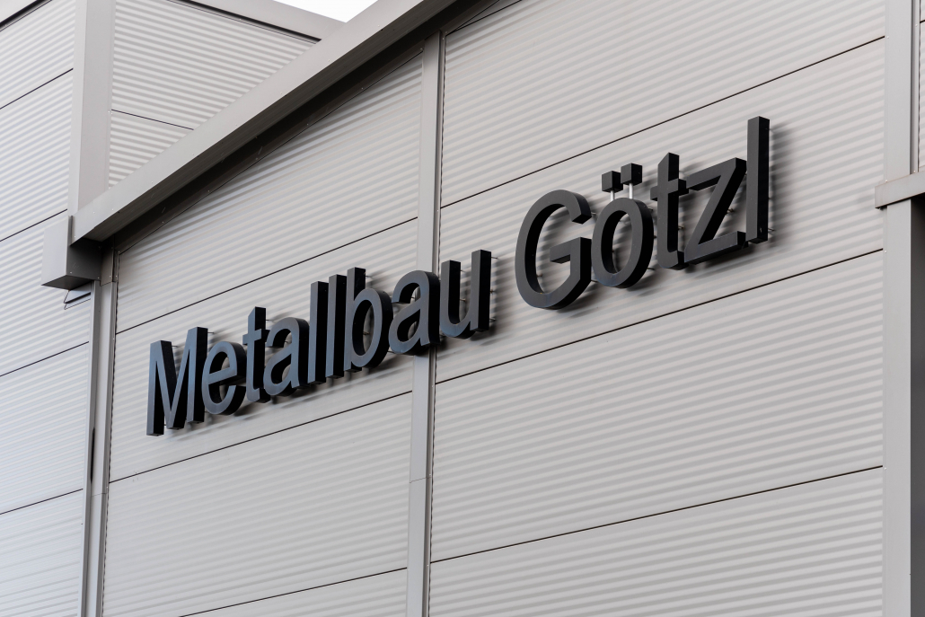 Schriftzug von Metallbau Götzl