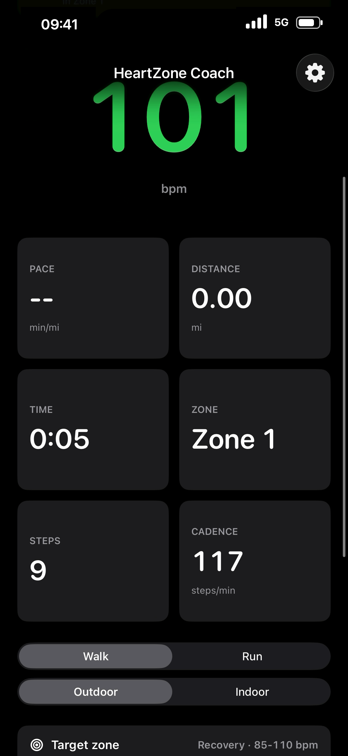 HeartZone Coach active workout screen in Dark appearance: 101 bpm in Zone 1, pace unavailable, distance 0.00 mi, time 0:05, steps 9, cadence 117, with Walk and Outdoor selected.