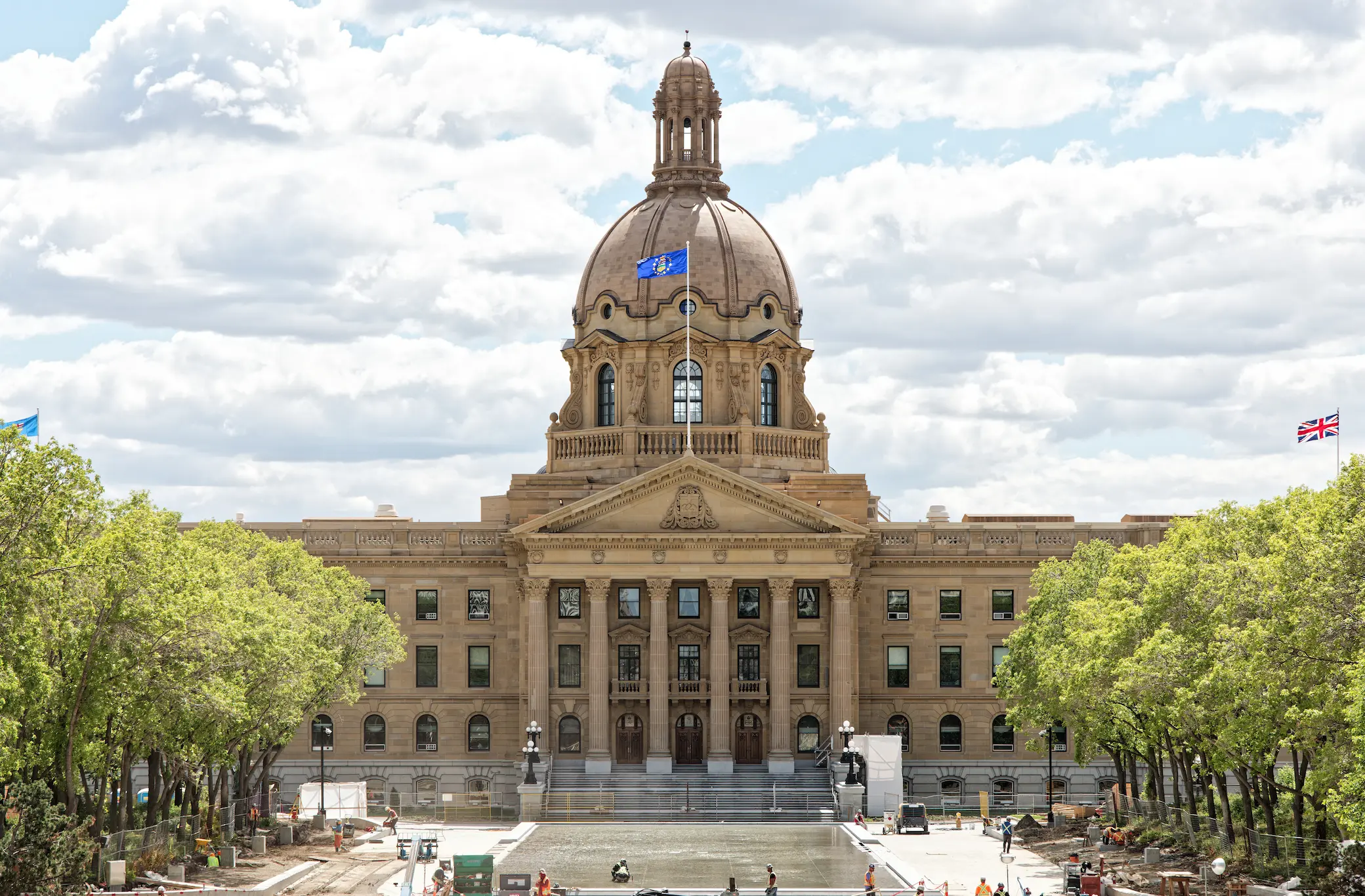 Photo of the Edmonton Legislature Building