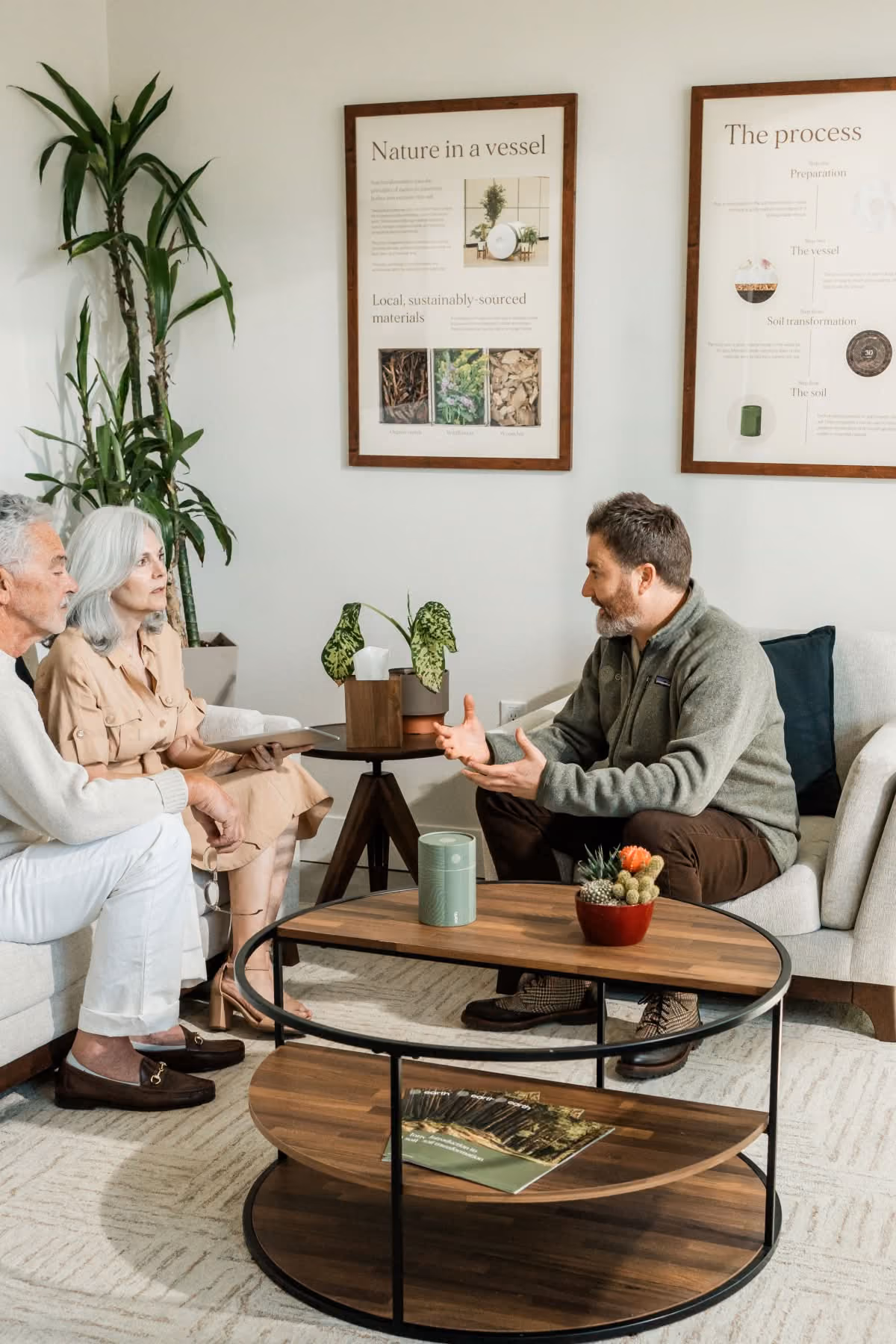 A family talks about Earth Funerals with an employee.