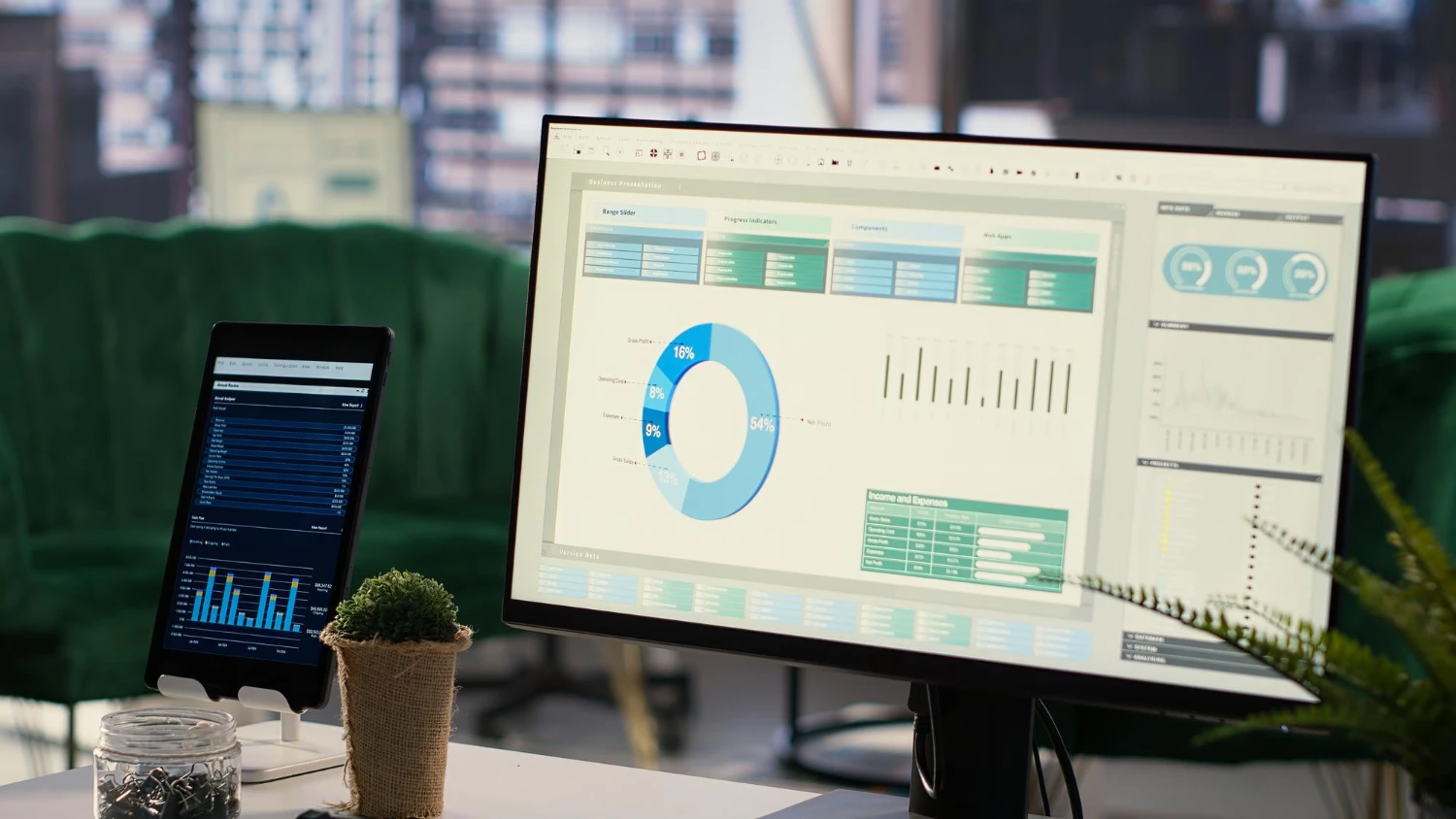 Dashboard of call recordings and customer service examples