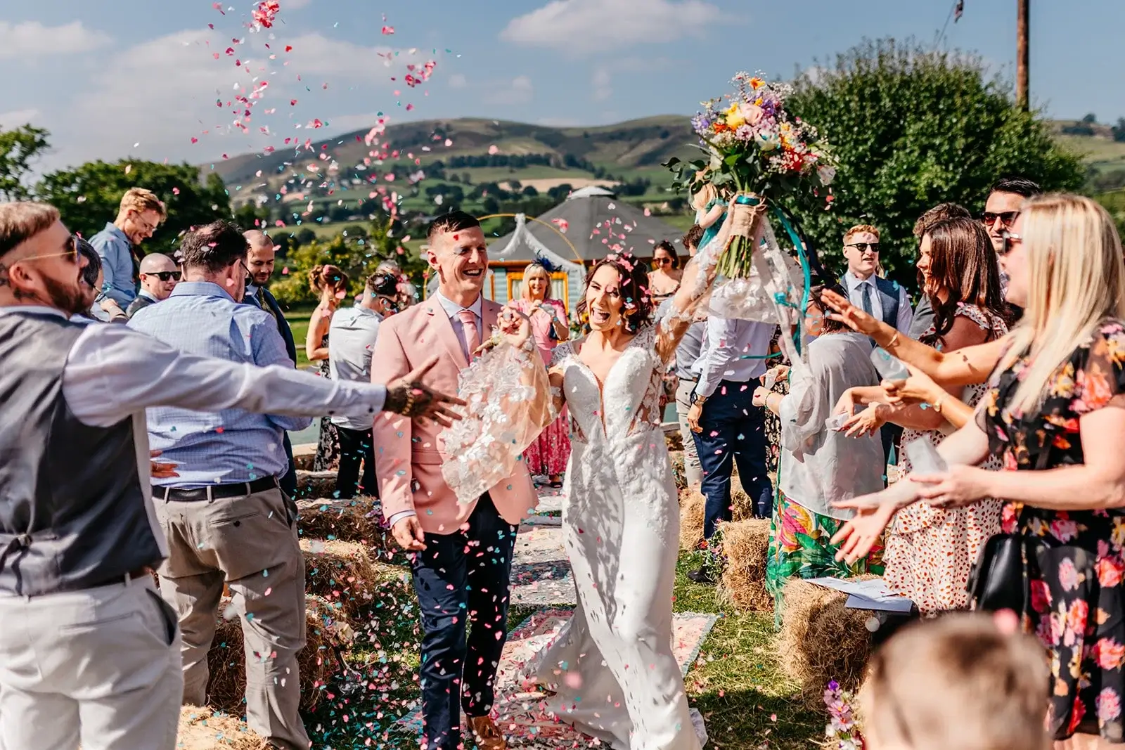 Outdoor wedding ceremony Barnutopia