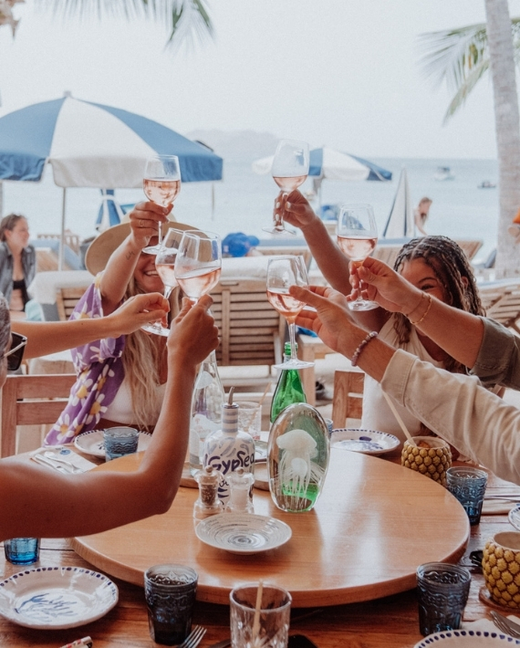 family-friends-beach-club