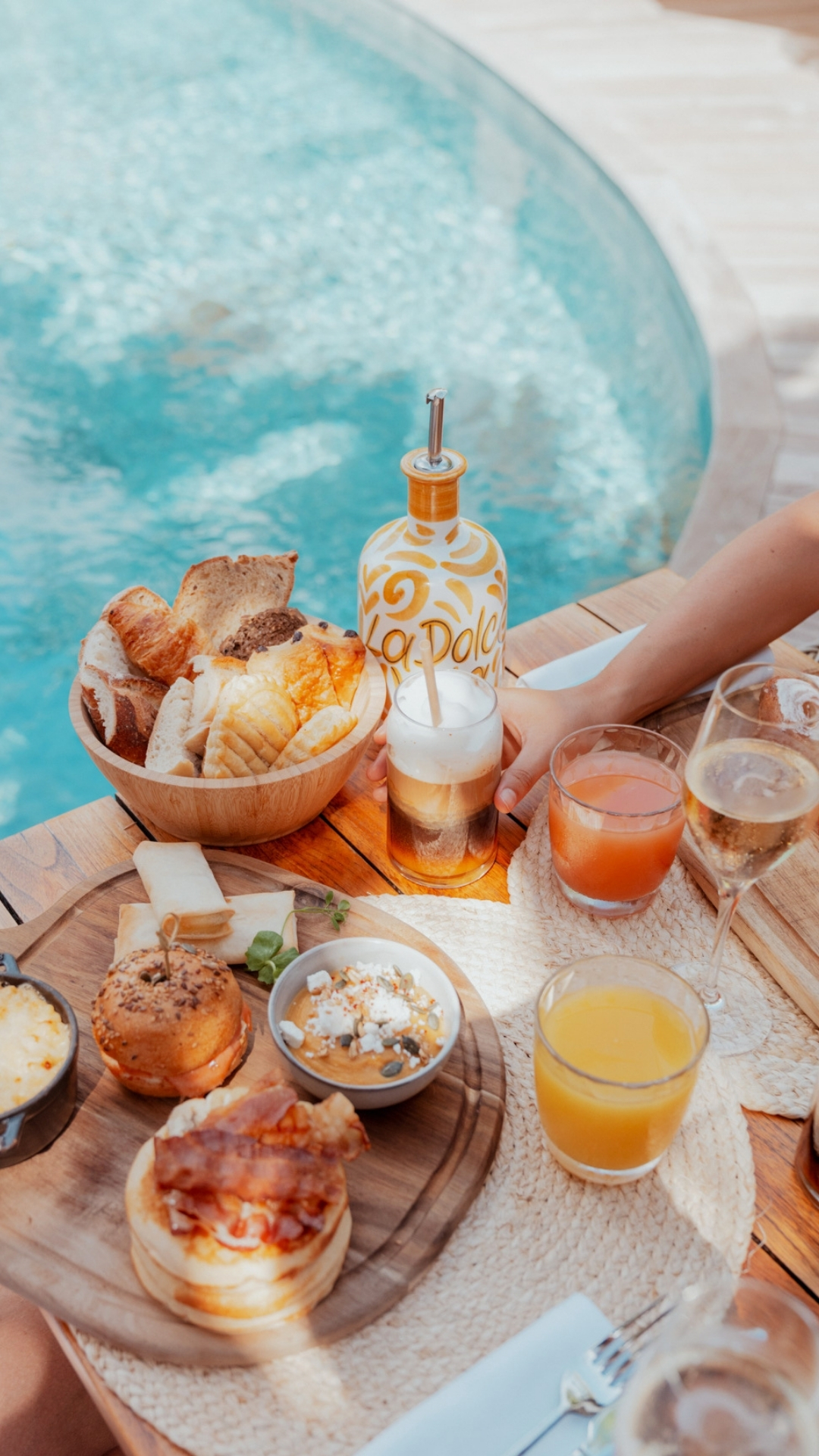 breakfast-by-the-pool-gyp-sea-hotel