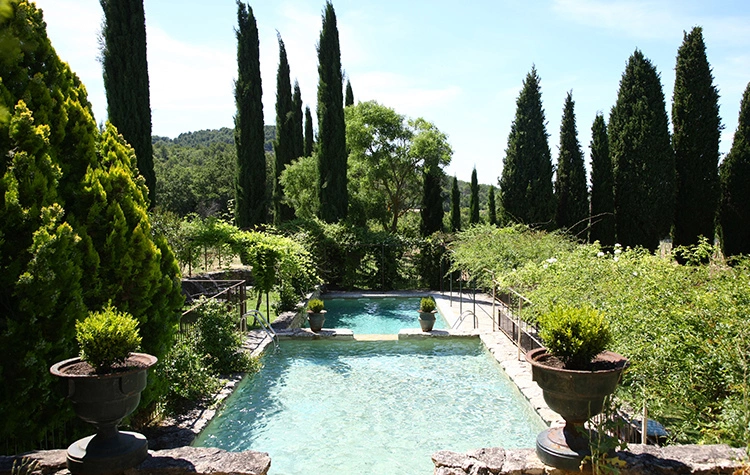 hotel-avec-piscine-menerbes-la-bastide-de-marie