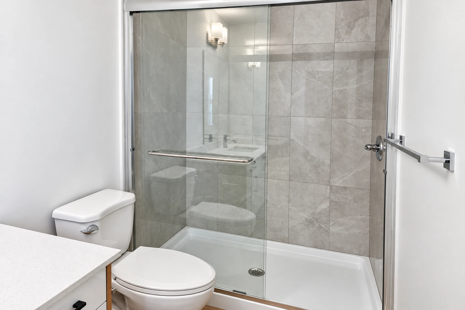 Main house ensuite bathroom at 10744 & 10746 155 Street NW