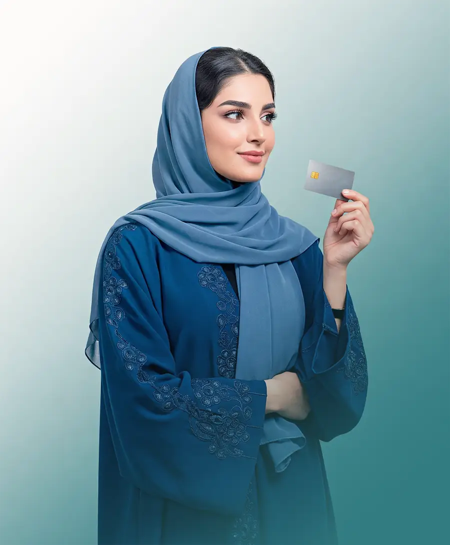 woman holding a Creditcard