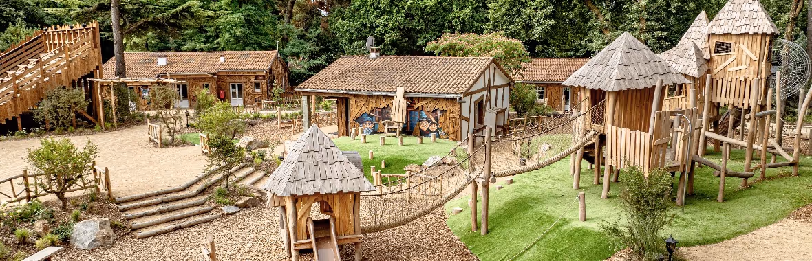 Aire de jeu camping au bois des biches
