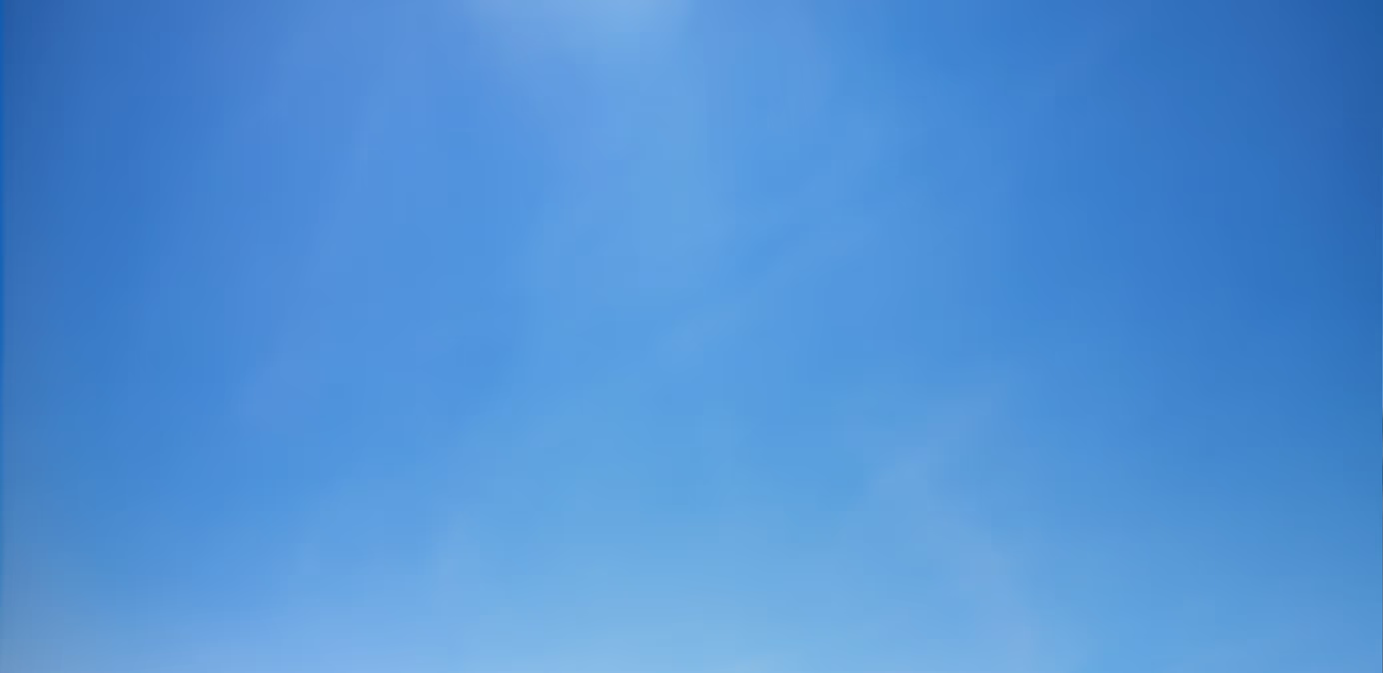 Klarer blauer Himmel ohne Wolken.