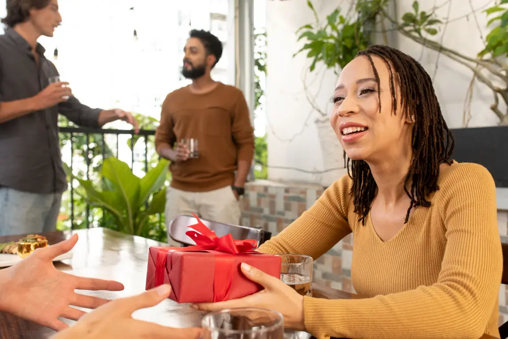 Why Personalized Thanksgiving Gifts Are the Best Way to Thank Employees