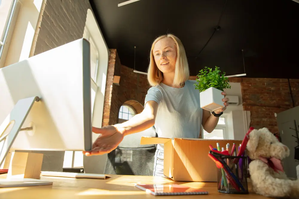How Do Company Store Websites Benefit Corporate Branding?