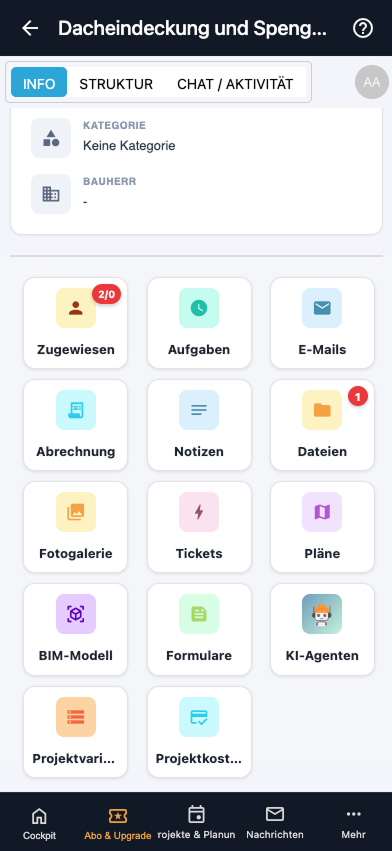 Flexxter App auf dem Smartphone mit Aufgaben und Meldungen für die Baustelle