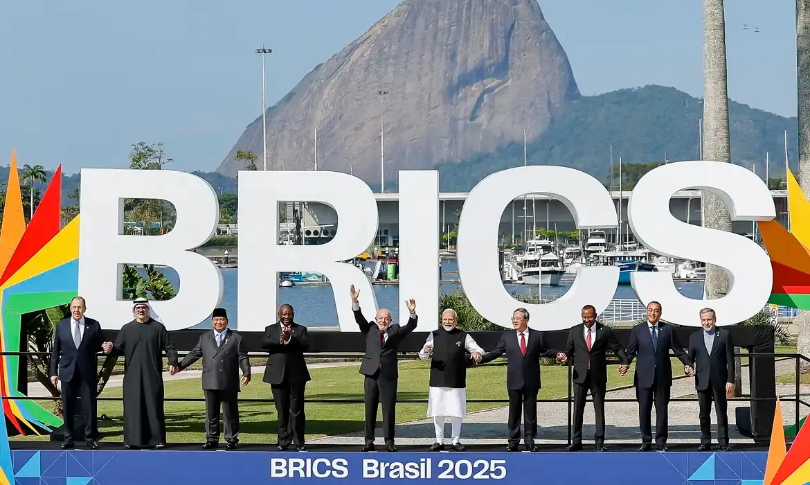BRICS defende regularização da IA pela ONU e remuneração a criadores de conteúdo
