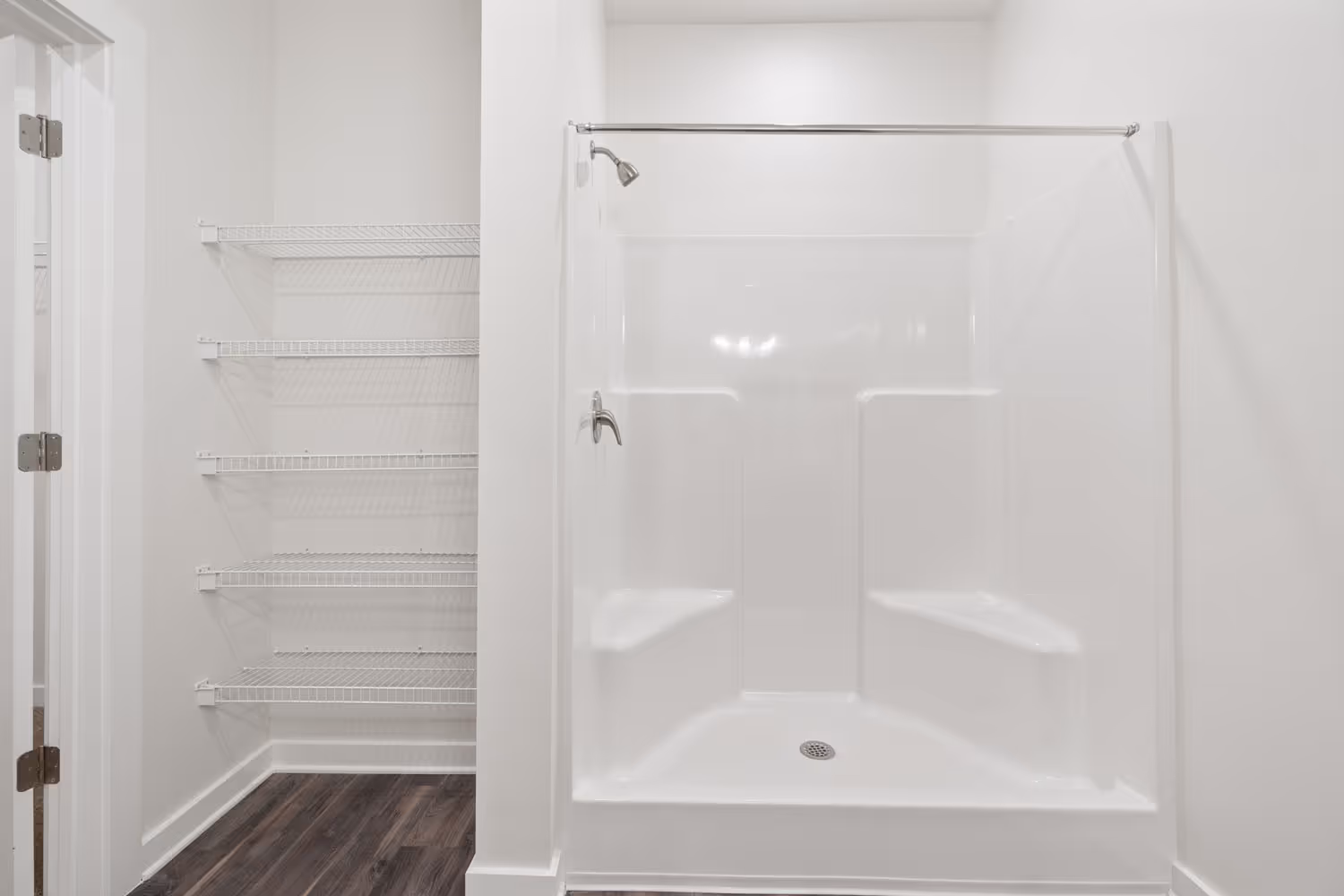 Bathroom standing shower