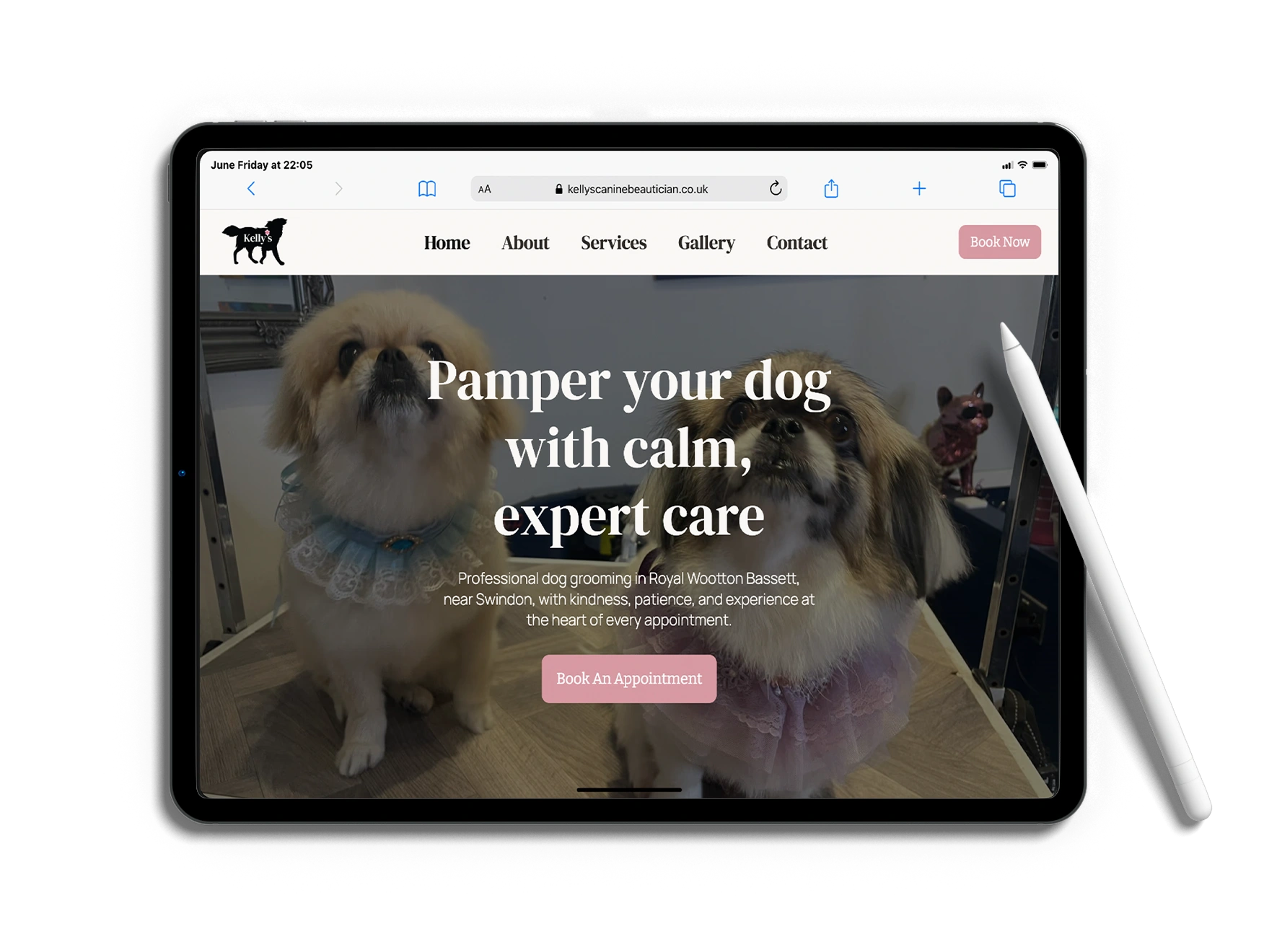 Mockups of the Kelly’s Canine Beautician website and custom logo design.